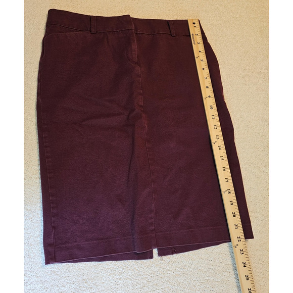 New York & Company Stretch Pencil Skirt 12 Burgundy Denim Feel Work Office - Picture 4 of 9